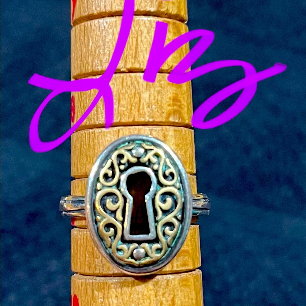 RETIRED James Avery Journey Ring. Great condition. Not worn very often.